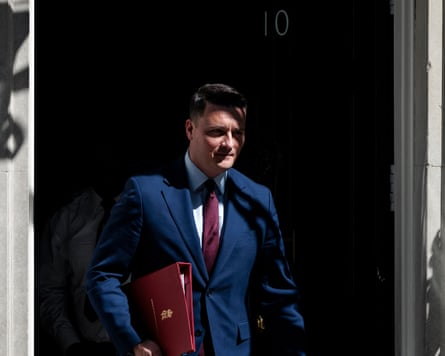 Militantes do Labour pressionam Starmer, ele pode renunciar?