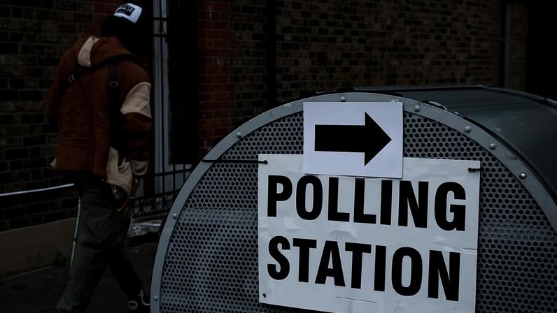 Cinco presos após investigação policial por fraude eleitoral em Tameside