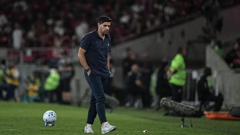Abel Ferreira, tecnico do Palmeiras, durante partida contra o Flamengo no Maracanã (Foto: Thiago Ribeiro/AGIF/Folhapress)