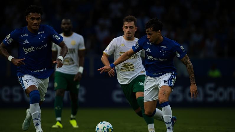 Cruzeiro venceu a Chapecoense por 2 a 1, neste domingo (24), pelo Campeonato Brasileiro. (Foto: Fernando Moreno/AGIF/Folhapress)
