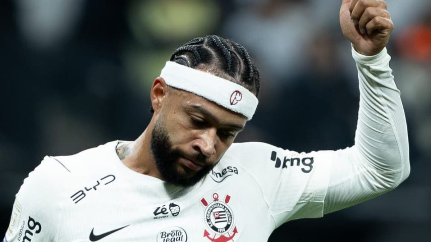 Memphis Depay discute renovação com o Corinthians (Foto: Joisel Amaral/AGIF/Folhapress)