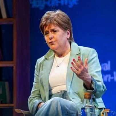Sturgeon afirma não ser responsabilizada pelos delitos de homens