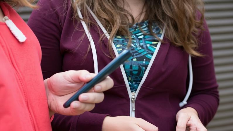 Quase 1 em 5 meninas no Reino Unido recebem imagens indesejadas online