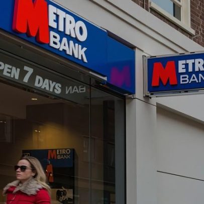 Investidores do Metro Bank são chamados a rejeitar relatório de remuneração