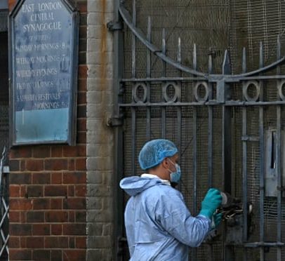 Homem é acusado de incêndio na ex-sinagoga do leste de Londres