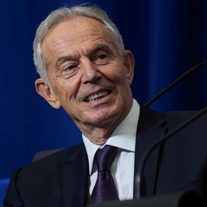 Blair diz que Labour deve abandonar net zero, apoiar Trump e ir à direita