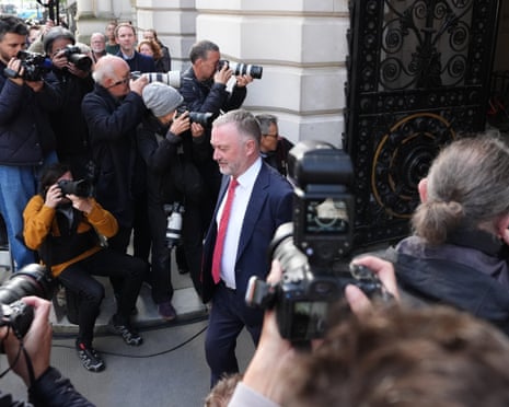 Apoiador de Starmer alerta para não copiar os Tories; PM é impopular