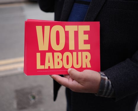 Ex-eleitores do Labour em Birmingham hesitam em substituir Starmer
