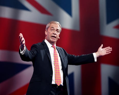 Renda de Farage como deputado atinge £2 milhões