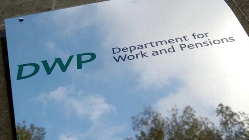 DWP processa empregador de mulher por dívida de benefício inexistente