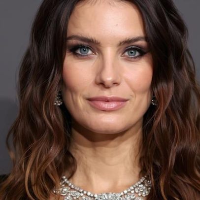 Isabeli Fontana e Beyoncé brilham em Cannes com colar de 250 milhões