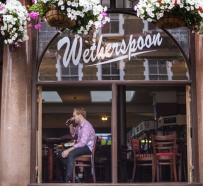 JD Wetherspoon emite terceiro aviso de lucro neste ano com custos em ascensão