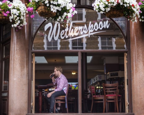 JD Wetherspoon emite terceiro aviso de lucro neste ano com custos em ascensão