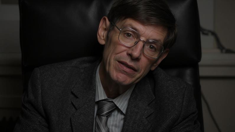 Pai de Stephen Hawking preocupado com pouco estudo do filho, diários revelam