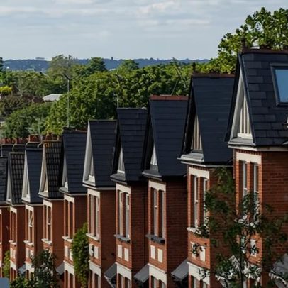 Risco de £52m para habitação social após colapso de firmas de investimento