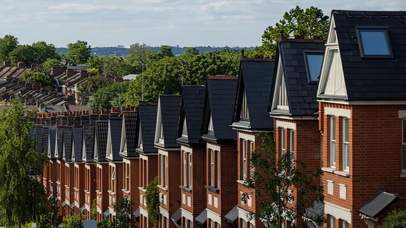 Risco de £52m para habitação social após colapso de firmas de investimento
