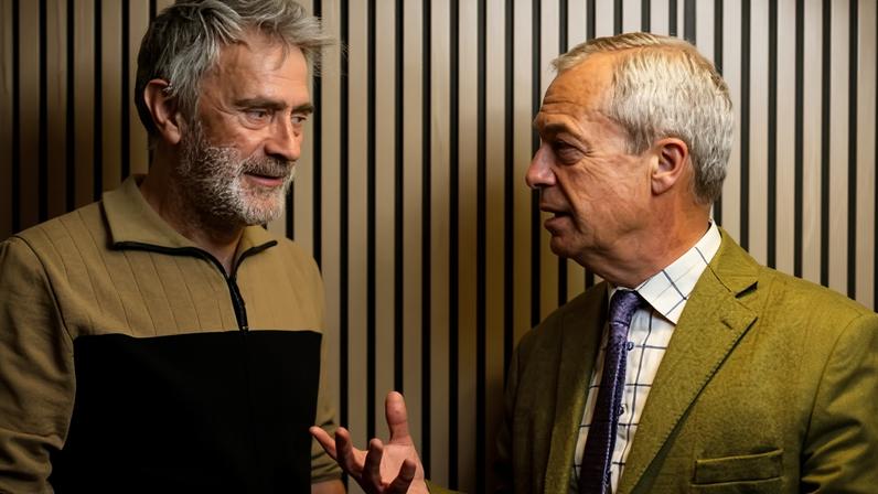 Casas de Farage e donativo de £5 milhões aumentam escrutínio financeiro