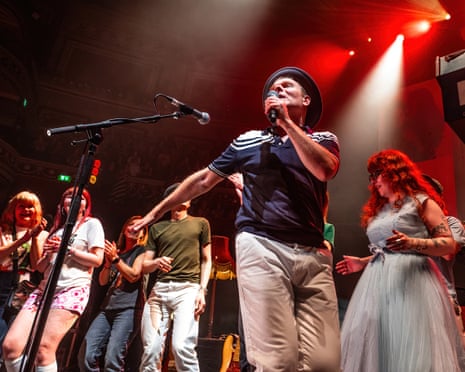 Belle and Sebastian escrevem hino da Escócia após qualificação para a Copa