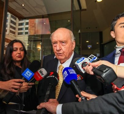 Alan Jones contesta mandados inválidos e conduta policial na apuração de abuso