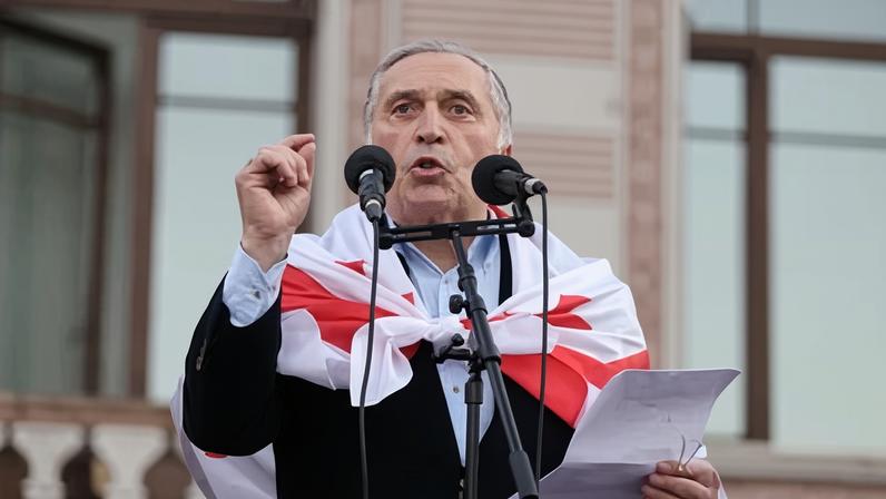 ROH cobra liberação de baixista georgiano preso por protestos pró-democracia