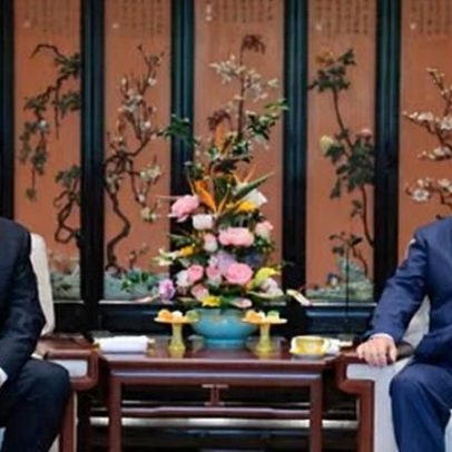 Xi Jinping e Vladimir Putin se reúnem em Pequim dias após visita de Trump