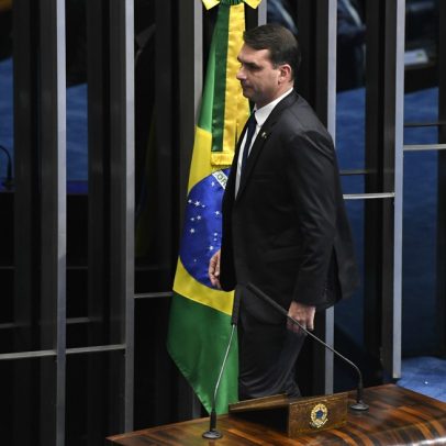Lacuna na versão de Flávio Bolsonaro sobre áudio para Daniel Vorcaro
