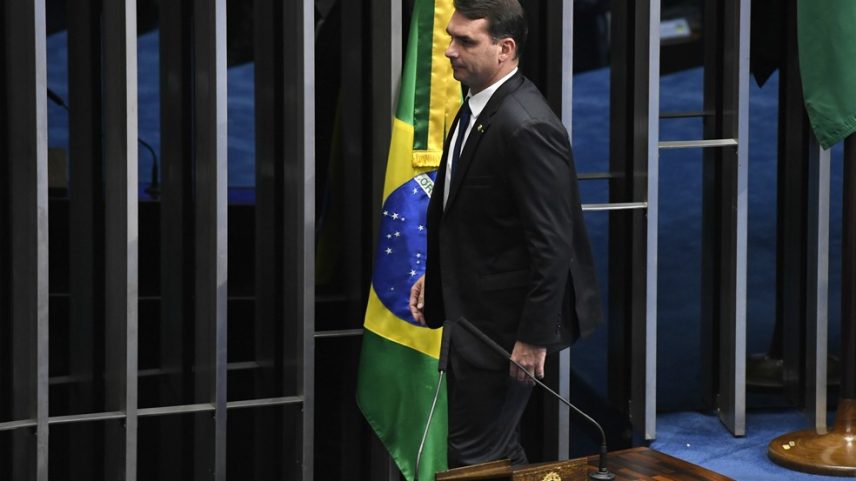 Flávio Bolsonaro ainda não explicou sua relação com Daniel Vorcaro. — Foto: Marcos Oliveira/Agência Senado