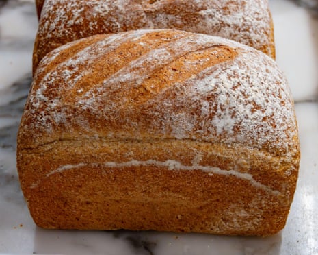 Pães sem glúten viram luxo à medida que preço de marca chega a £4