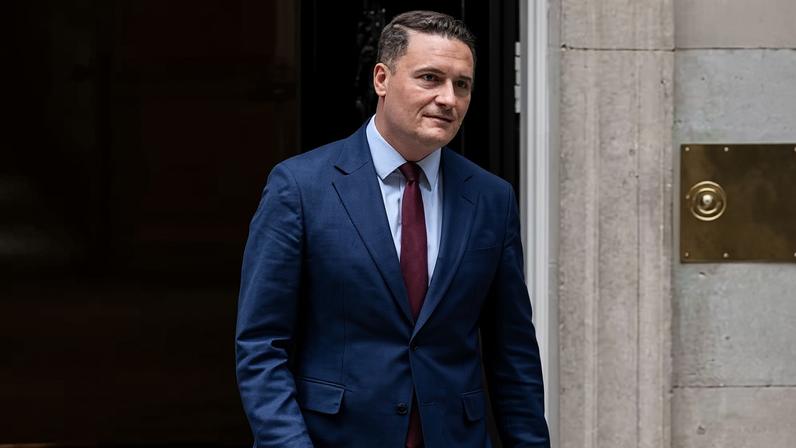 Starmer realiza breve reunião com Streeting em meio à crise de liderança