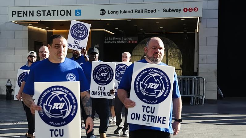 Sistema ferroviário suburbano de Nova York fica paralisado em greve