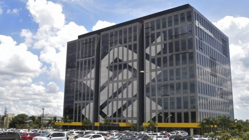 Lucro do Banco do Brasil cai 54% com crise no setor agrícola