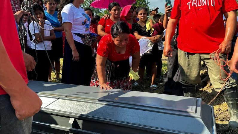 Funeral de una de las víctimas de las masacres Rigores, Honduras, este viernes.