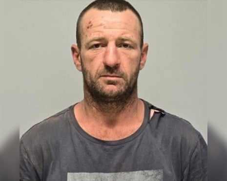 Corpo ao lado de ute abandonada ligado a triplo homicídio de Ingram