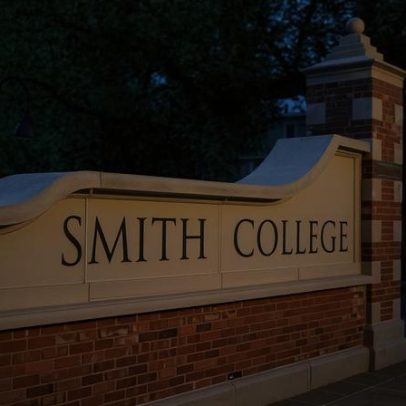 Administração Trump investiga Smith College por admitir mulheres trans