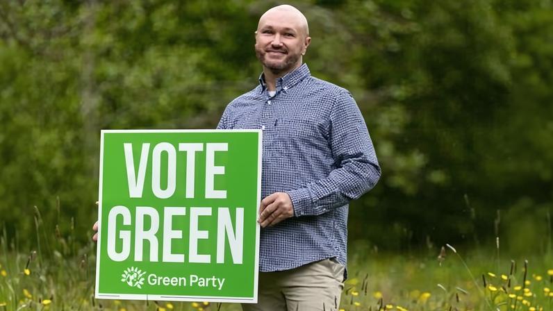 Candidato do Partido Verde à eleição de Makerfield desiste em menos de 12 horas