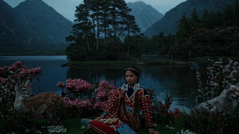 Artistas criam novas histórias a partir de fotos de arquivo