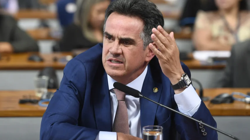 Senador foi alvo da quinta fase da operação Compliance Zero, acusado de receber mesadas e outros benefícios para defender interesses do Master. (Foto: Edilson Rodrigues/Agência Senad)