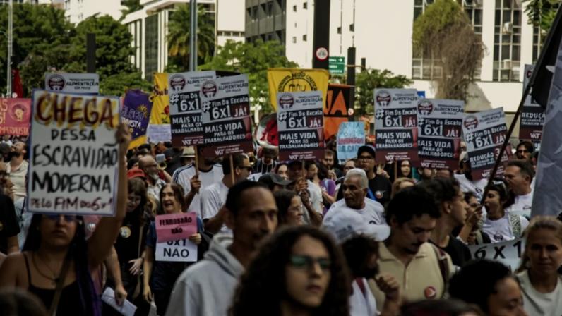 Fim da escala 6x1. “Sem mobilização, não tem como vencer o lobby empresarial” – Imagem: Coletivo Educação em Primeiro Lugar/Carol Mendonça