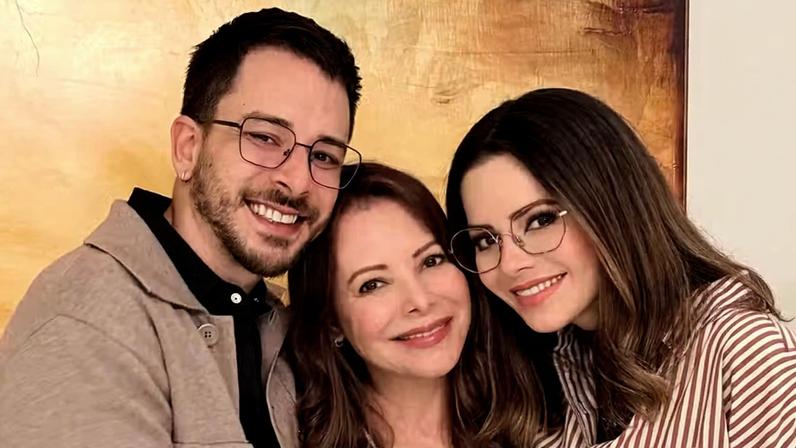 Sandy e Junior homenageiam Noely no Dia das Mães