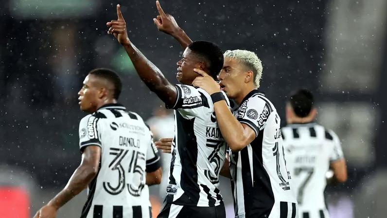 Kadir, do Botafogo, foi chamado para a seleção do Panamá (Foto: Vítor Silva/Botafogo)