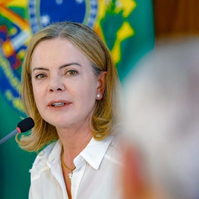 Gleisi afirma que governo não pode disputar eleições com inimigo dentro de casa