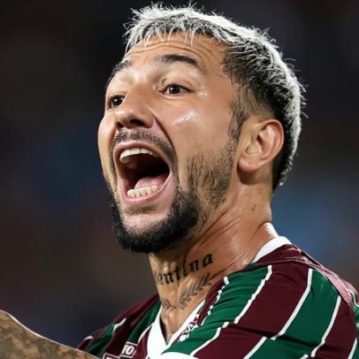 Acosta explica motivo de começar no banco do Fluminense: estava sentindo muito