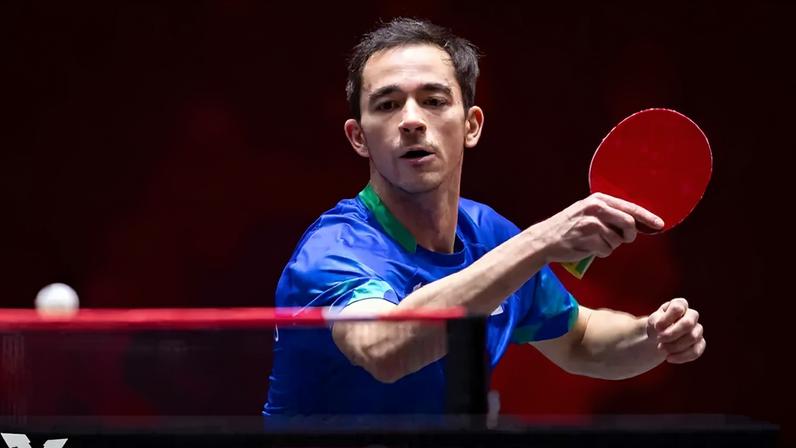 Hugo Calderano no WTT Singapura Smash 2026 (Foto: World Table Tennis)