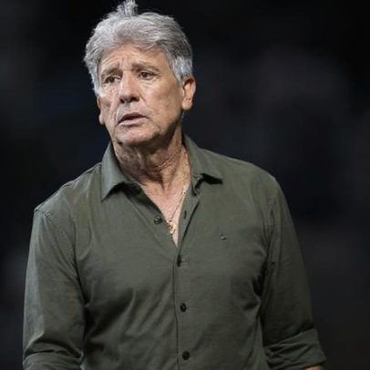 Vasco define escalação contra Barracas após improviso na lateral