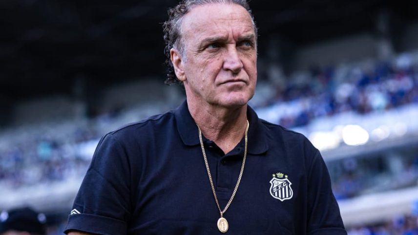 Torcedores do Santos enviam recado a Cuca após goleada