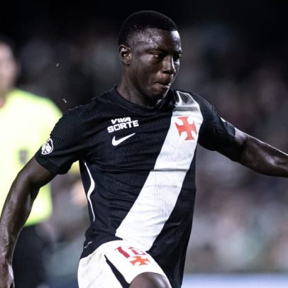 Marino tem início discreto no Vasco após contratação cara