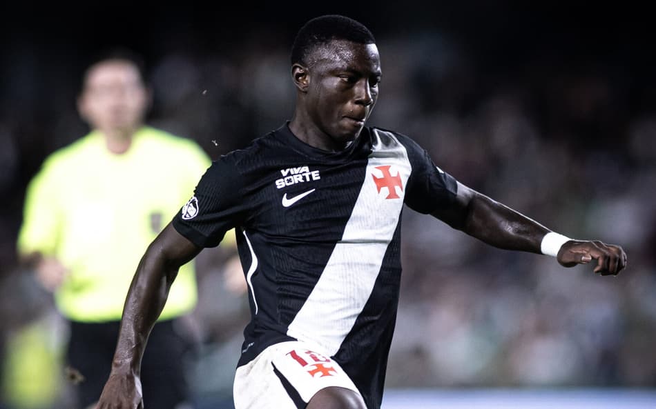Marino Hinestroza na partida entre Coritiba x Vasco (Foto: Matheus Lima/Vasco)