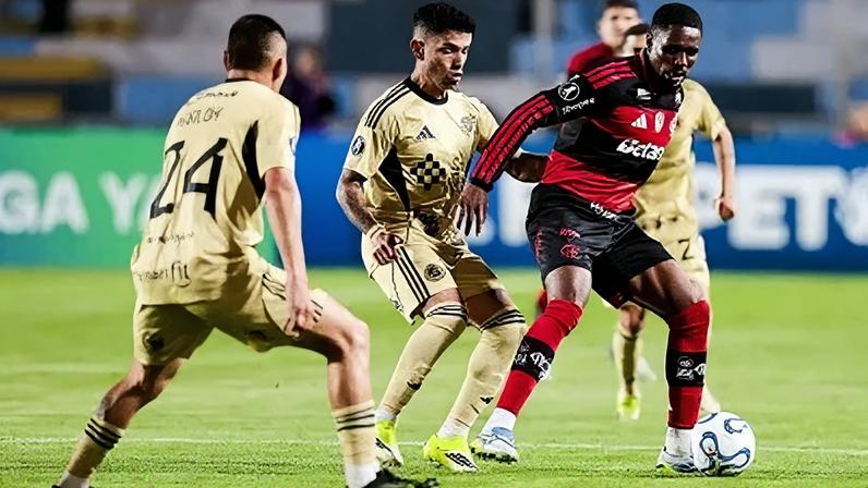 Lance de Cusco x Flamengo pela terceira rodada da fase de grupos da Libertadores