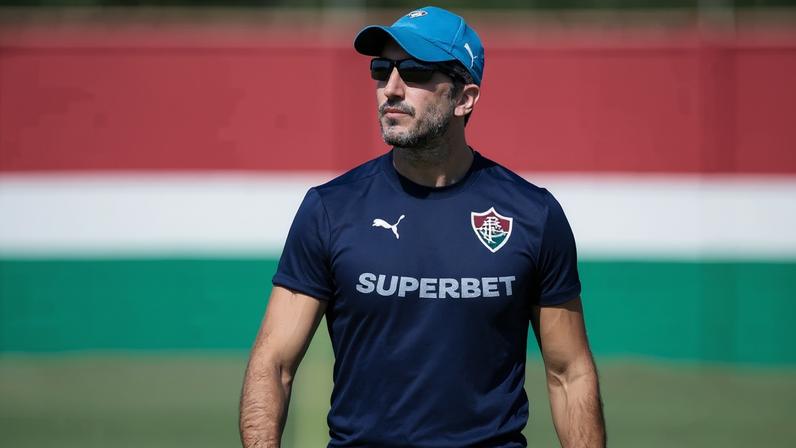 Zubeldía em treinamento do Fluminense (Foto: Marcelo Gonçalves/ Fluminense FC)