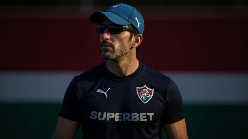 Zubeldía em treino do Fluminense no CT Carlos Castillo (Foto: Marcelo Gonçalves/ Fluminense FC)